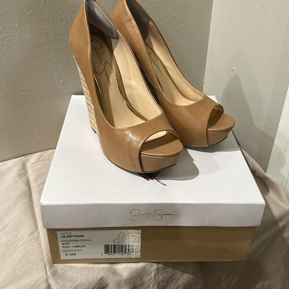 Jessica Simpson. JS-Bethani. Buff Ruby Tumbled. Wedges. Size 6.5M.